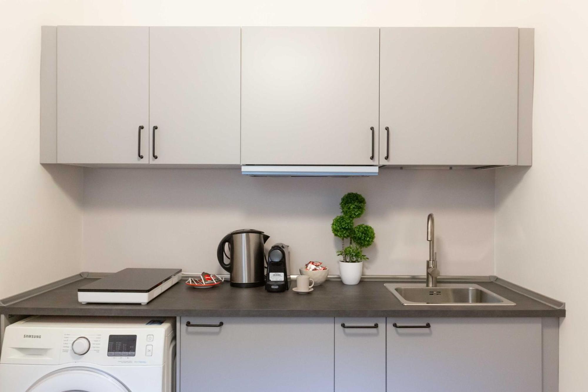 Apartment Renovated 2-bdr Flat Statuto - Zen 51 *