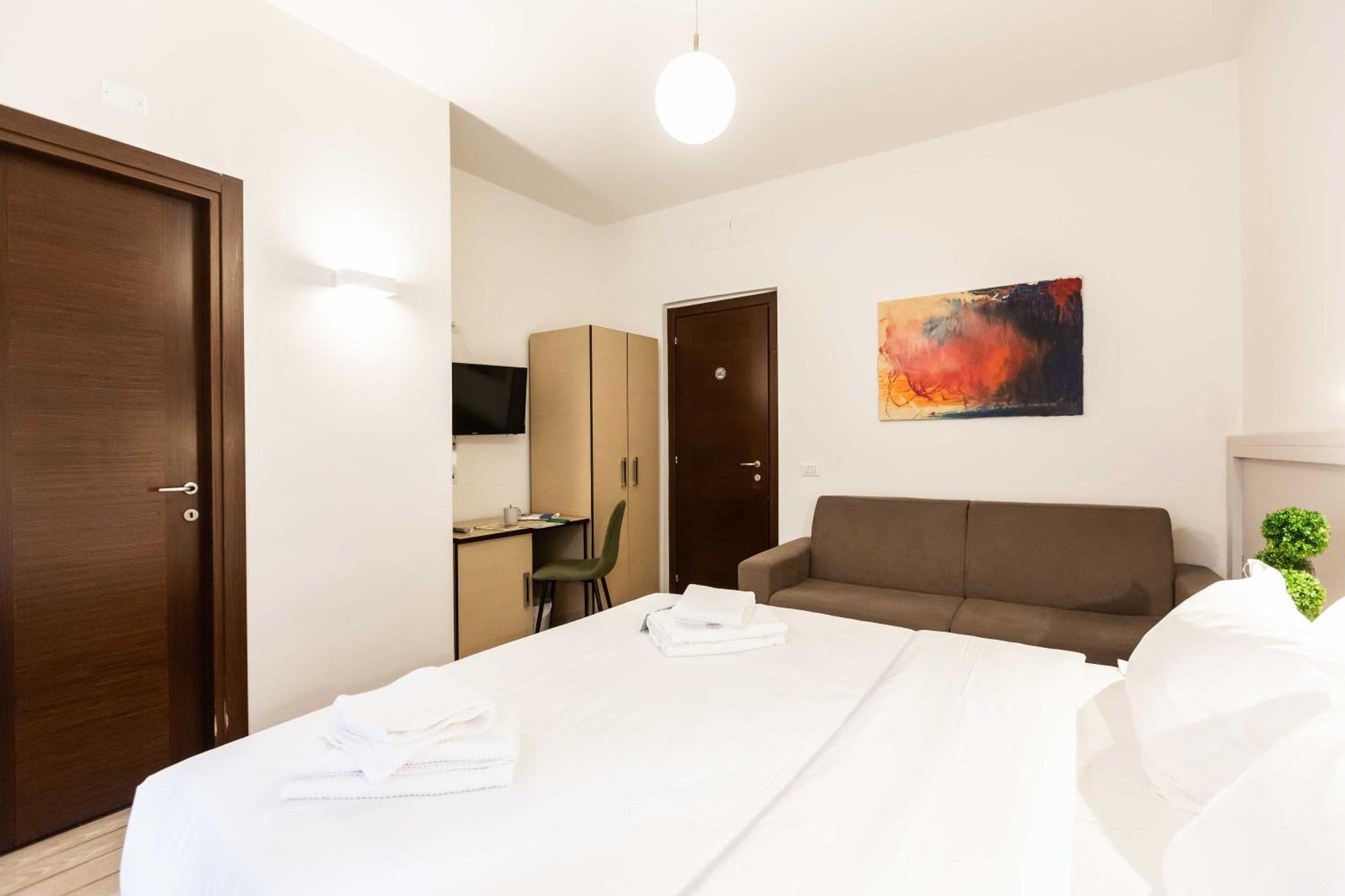 Renovated 2-bdr Flat Statuto - Zen 51 Apartment *